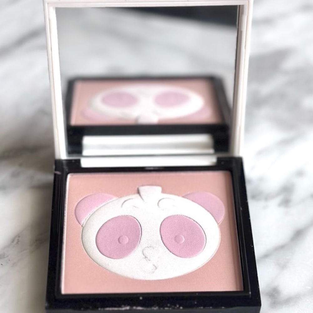 MAC Cosmetics - Picture 2 of 5